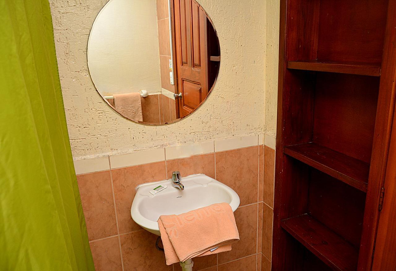 Hostal Terra 2 - El Condado Quito Dış mekan fotoğraf